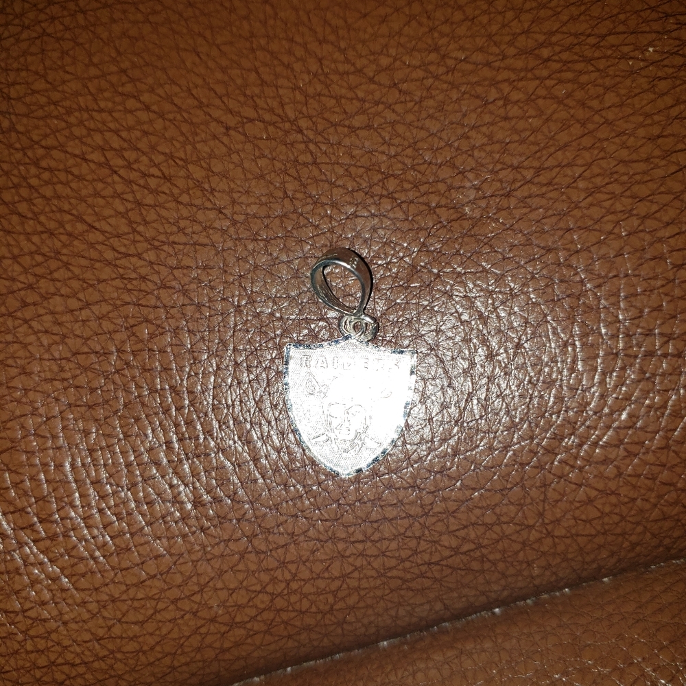 COPY - Unisex Raiders pendant